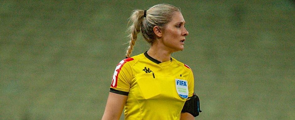 Neuza Back - Auxiliar / Bandeirinha / �rbitra assistente da Copa do Mundo de Futebol de 2022 no Catar (Qatar) - Foto: neuzaback/Instagram