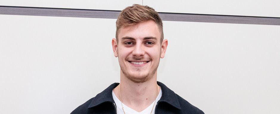 Josip Stanisic - Jogador da Sele��o da Cro�cia na Copa do Mundo de Futebol de 2022 no Catar (Qatar) - Foto: FCBayern/Twitter