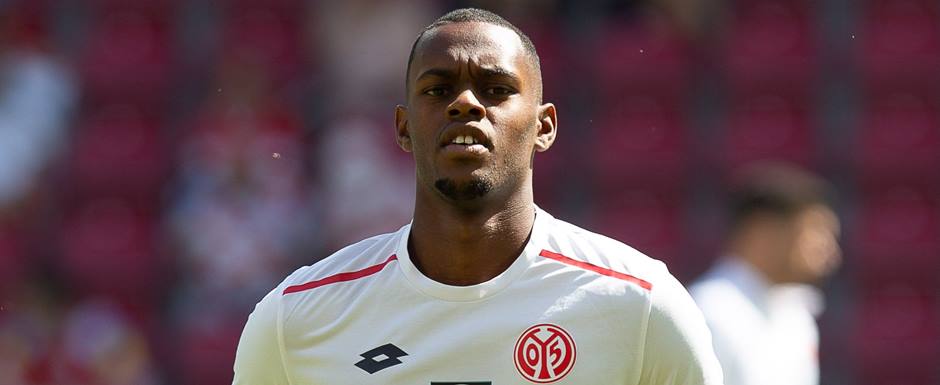 Edimilson Fernandes - Jogador da Sele��o da Su��a na Copa do Mundo de Futebol de 2022 no Catar (Qatar) - Foto: Mainz05en/Twitter
