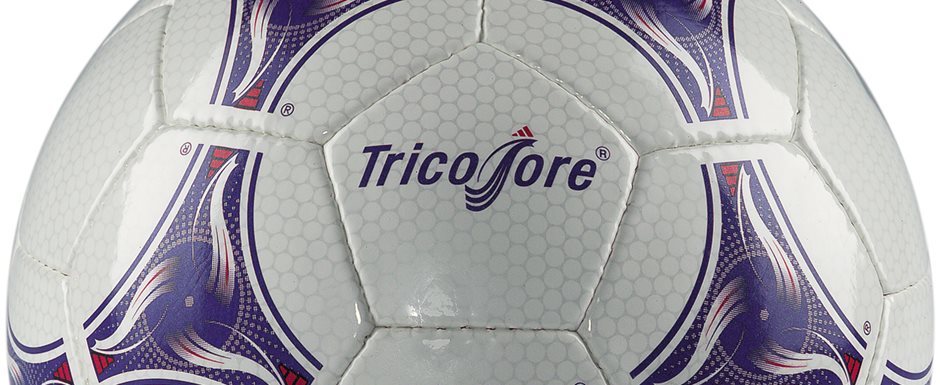 Bola oficial da Copa do Mundo de Futebol de 1998 na Fran�a - Foto: Shine 2010