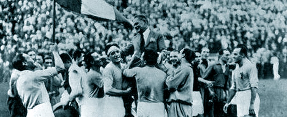 Sele��o Italiana celebra a conquista da Copa do Mundo de Futebol de 1934 na It�lia - Foto: Le Miroir des sports