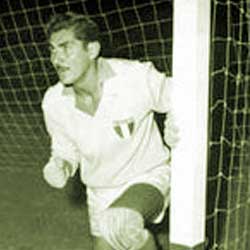 Antonio Carbajal (foto) e Lothar Matthäus são recordistas em participações em Copas do Mundo - 5 cada um.