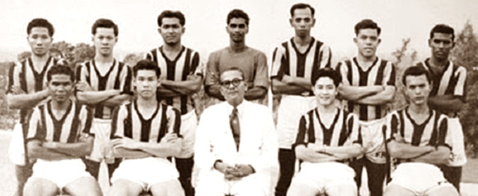Sele��o de Futebol Masculino da Federa��o Malaia, campe� da Copa Merdeka de 1958. Cinco anos antes da fus�o com a Mal�sia - Foto: Malaysian Archive