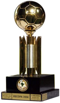 Foto do Troféu da Recopa Sul-Americana
