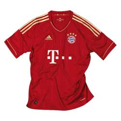 Uniforme 1 do Bayern München - Temporada 2011/2012